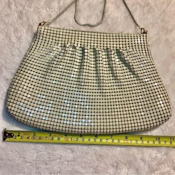 SALE! Vintage Purse Cream Metallic Chainmail Rope Strap Gold interior Zip Pocket - Picture 15 of 16